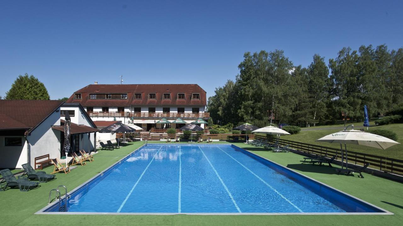 Sporthotel Kácov Dış mekan fotoğraf